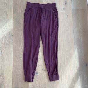 Lululemon Sz 8 Ready to Rulu joggers 29” cassis